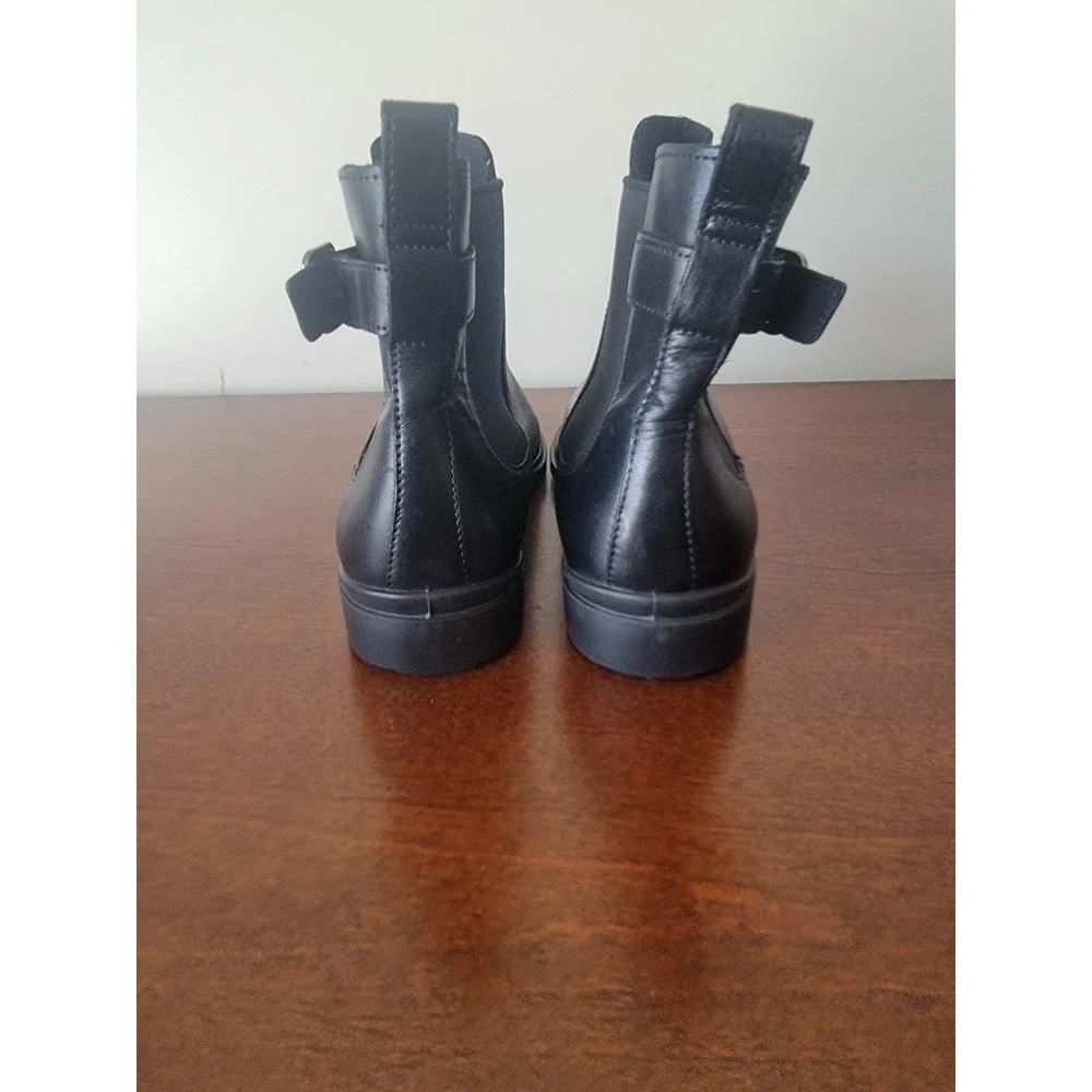 ECCO Dress Classic 15 Women's Black Leather Chelsea Ankle Boots Round Toe 10 EUC